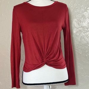 3/$25 GAZE small brick red long sleeve knotted tee